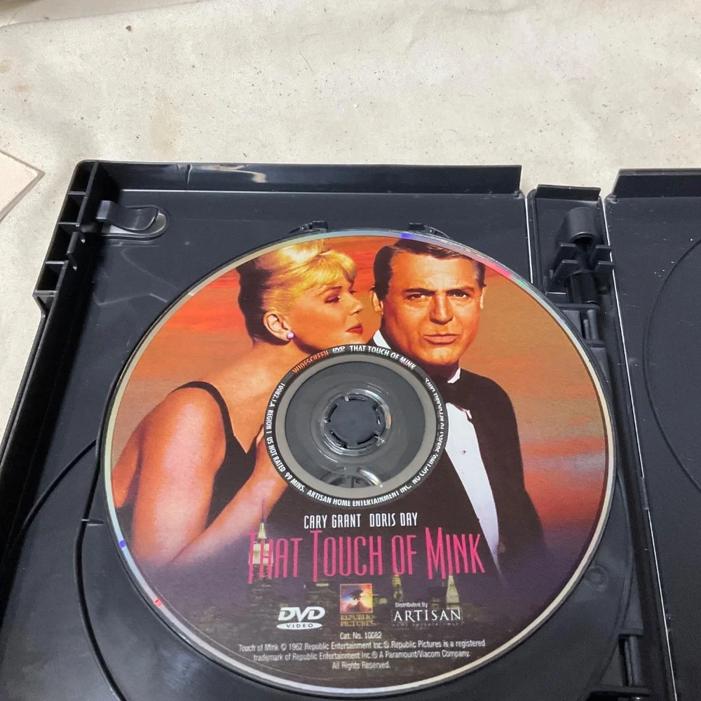 DVD - 4 disc collectors set Cart Grant.   V144